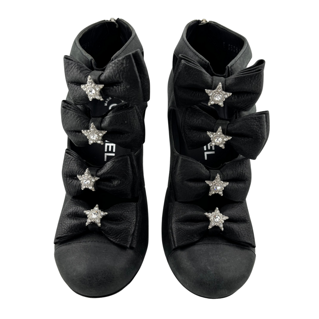 Chanel Black Leather Bow Heels, 35