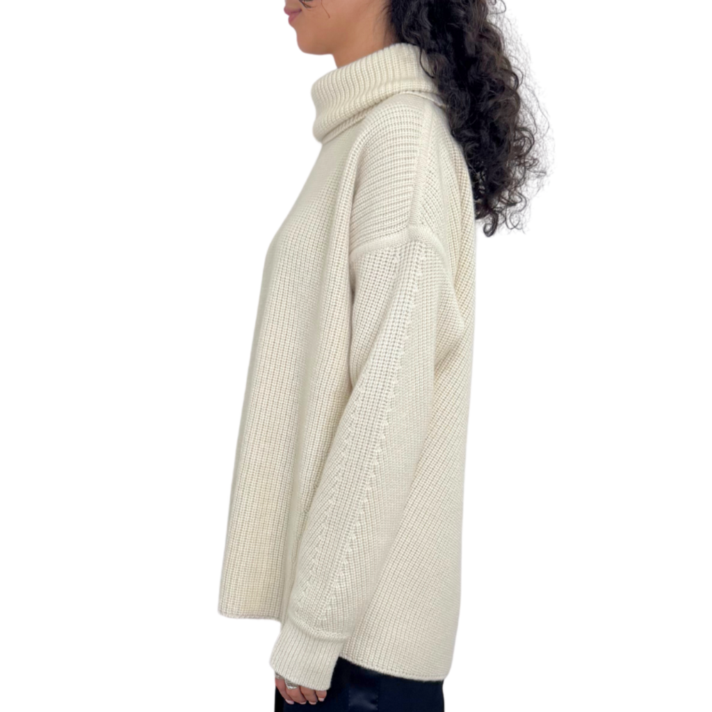 Hermès Cream Cashmere Knit Turtleneck Sweater (NWT), 34