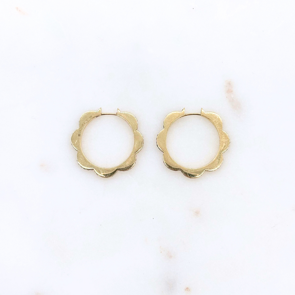 Cadar 18k Yellow Gold White & Black Diamond Scalloped Hoops Earrings