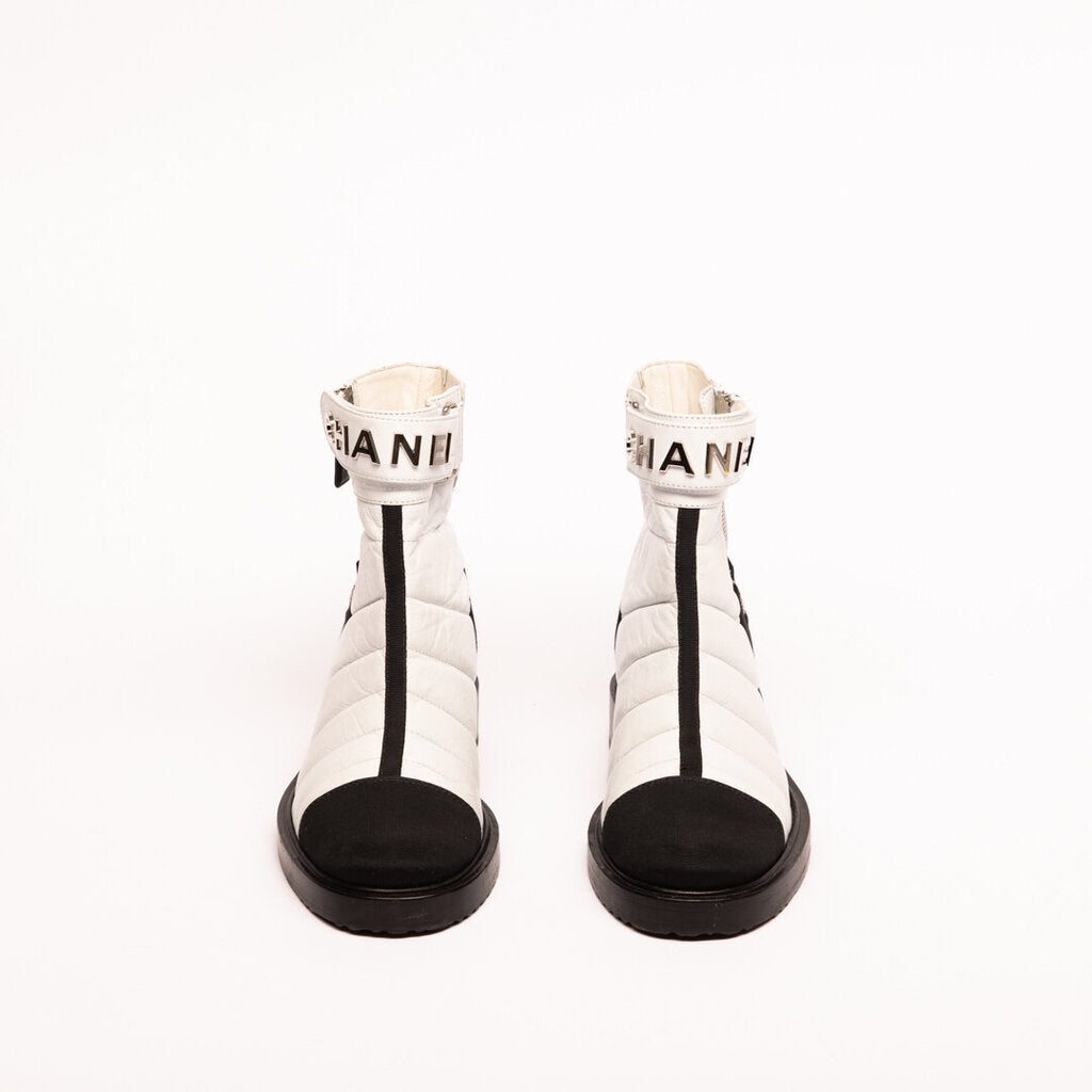 Chanel White Leather Crinkle Calfskin Side-Zip Boots