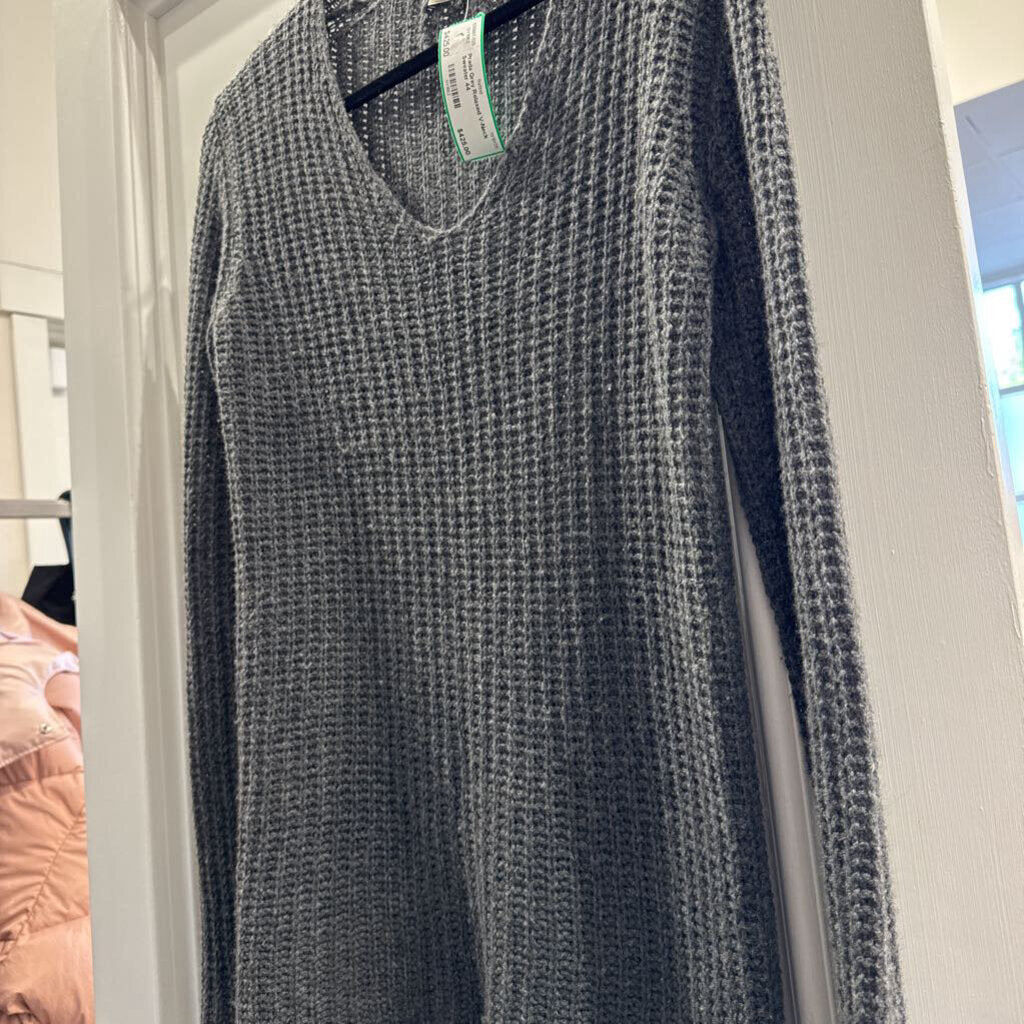 2001-10 Open Knit Relaxed V-Neck Sweater