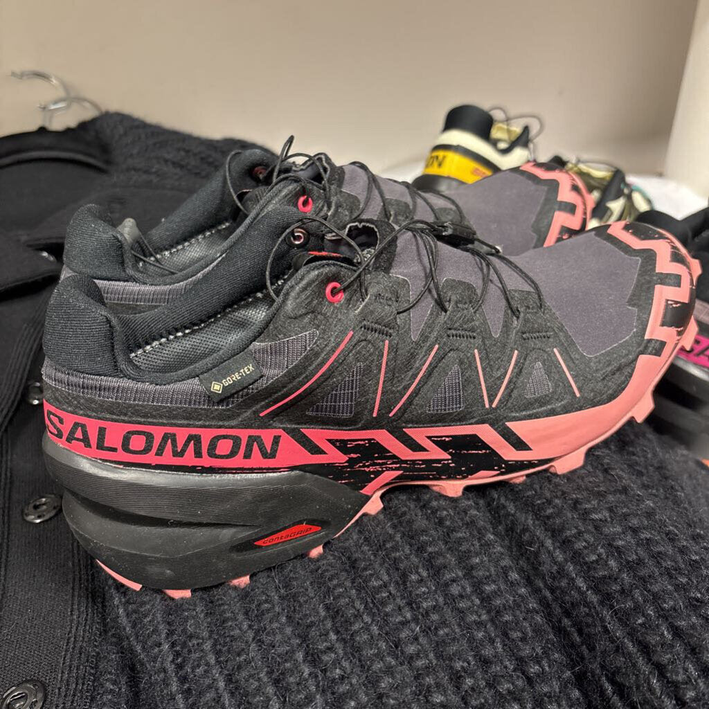 Black/Pink Ombre Gortex Tennis Shoes (9.5)