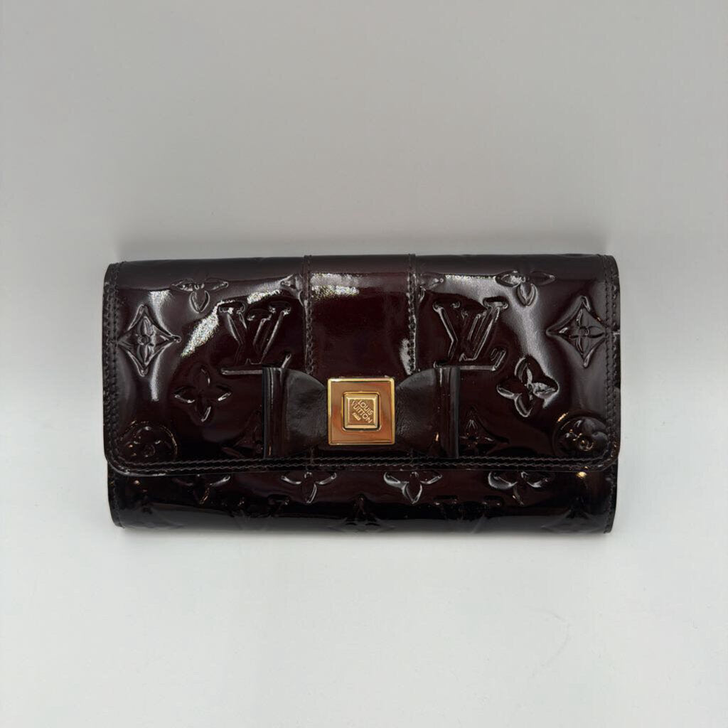 Red Vernis Sarah Wallet