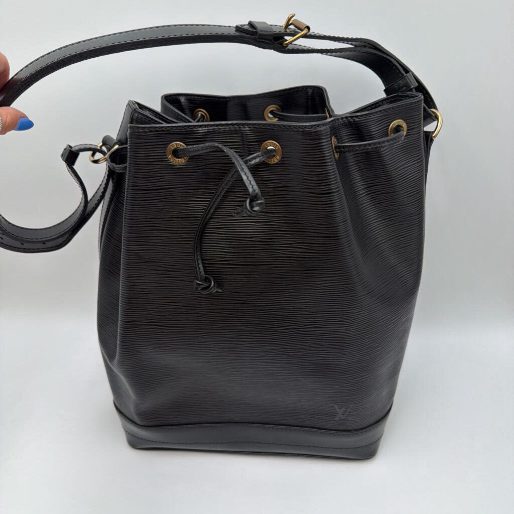 Black Epi Noe Large Bucket Bag