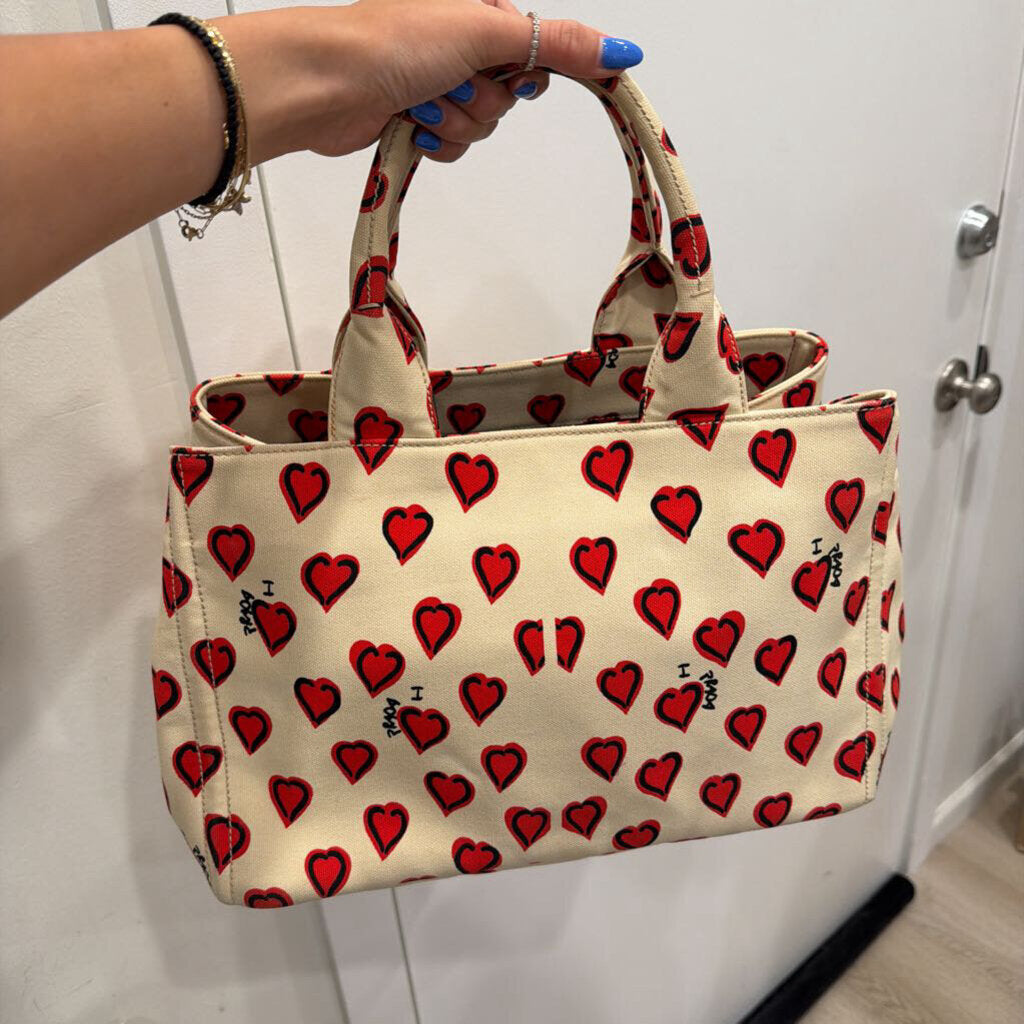 Cream Canvas w/Hearts Canapa Tote