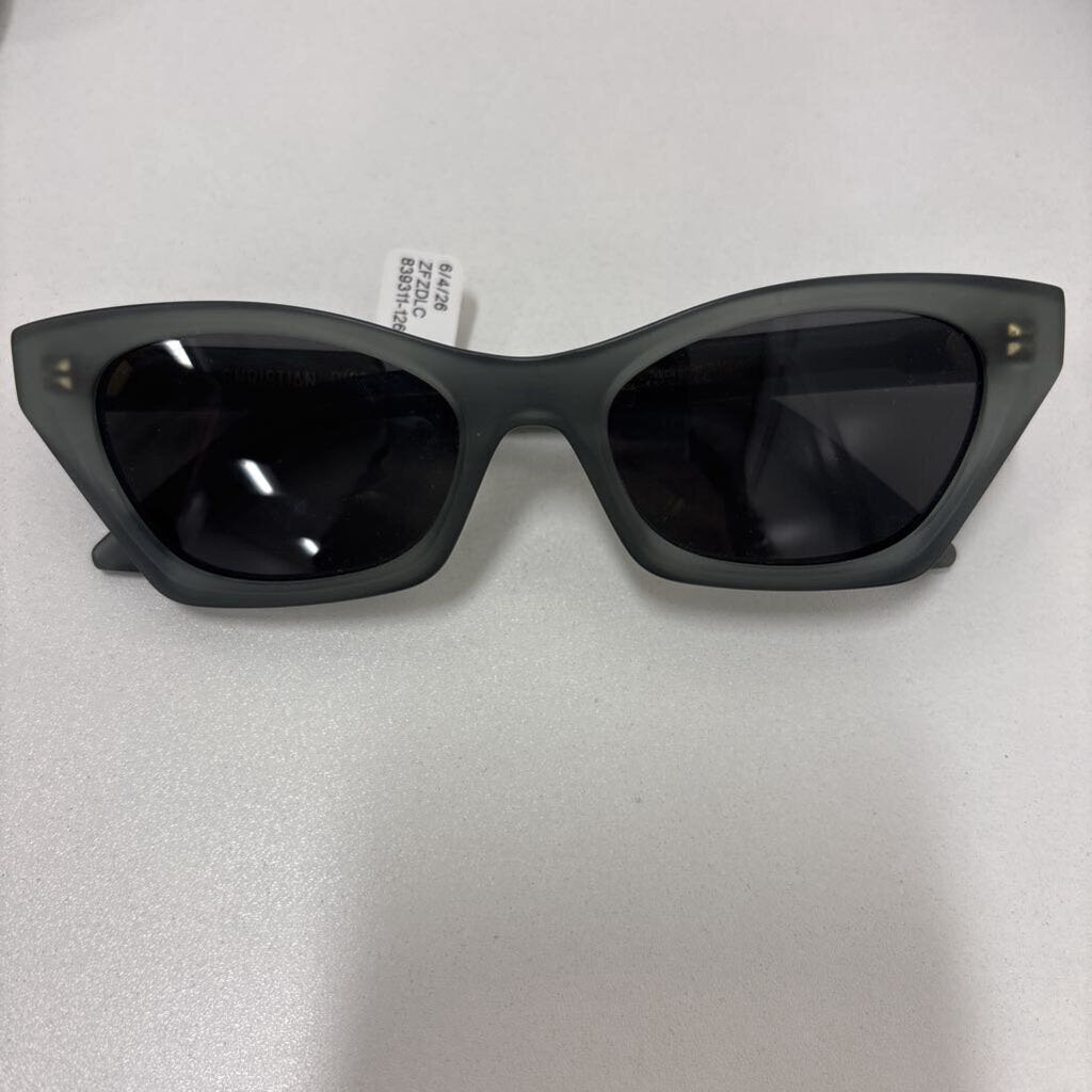 Gray Cat Eye Sunglasses