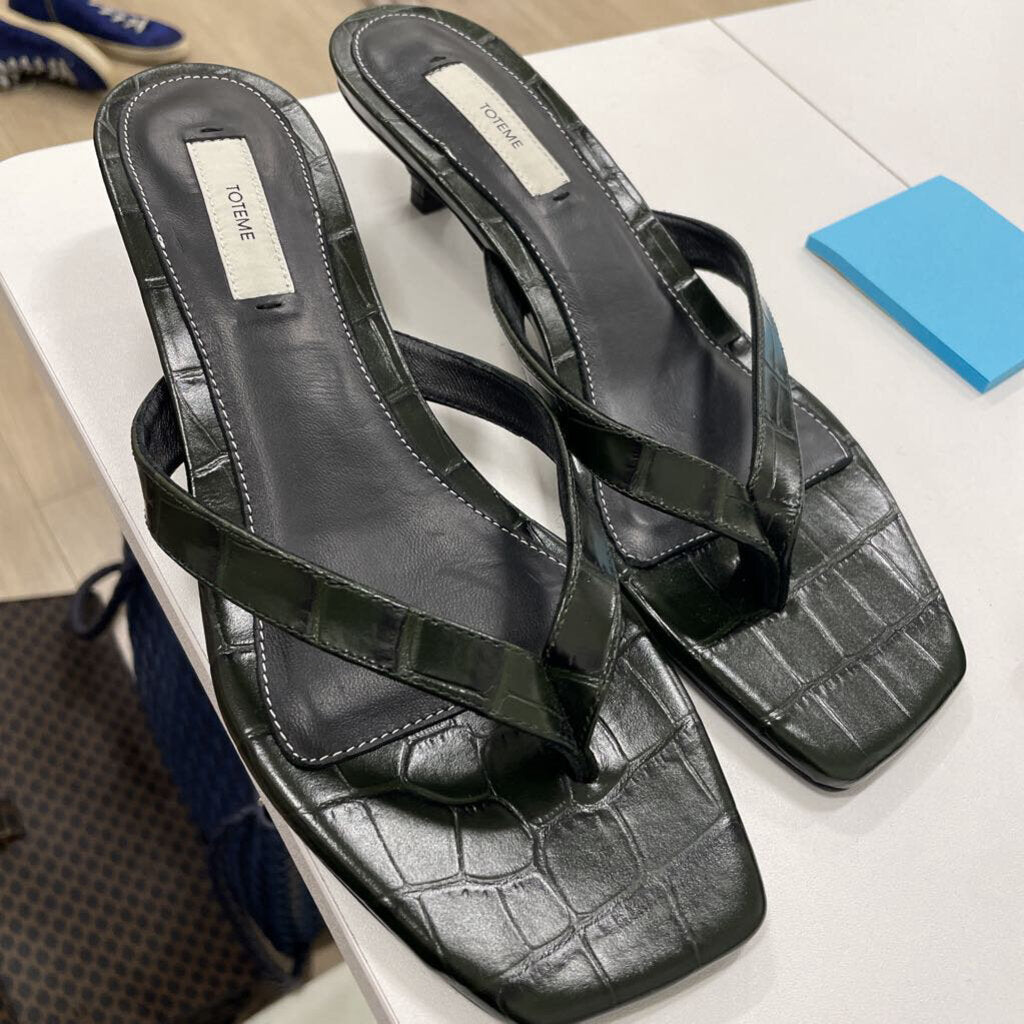 Green Croc Effect Leather Thong Sandal(560)