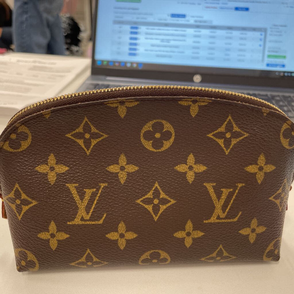 Monogram Cosmetic Pouch(est 620)