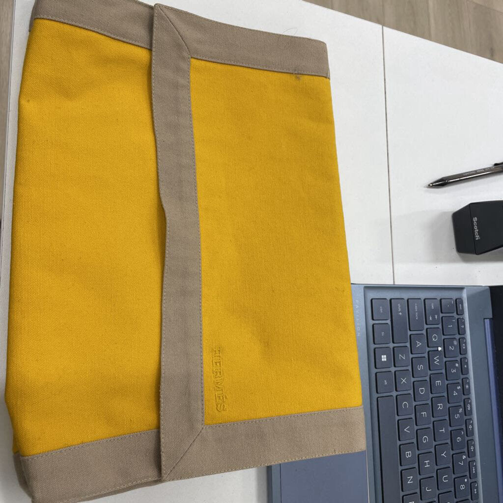 Yellow/Grey Tapis de Selle Clutch