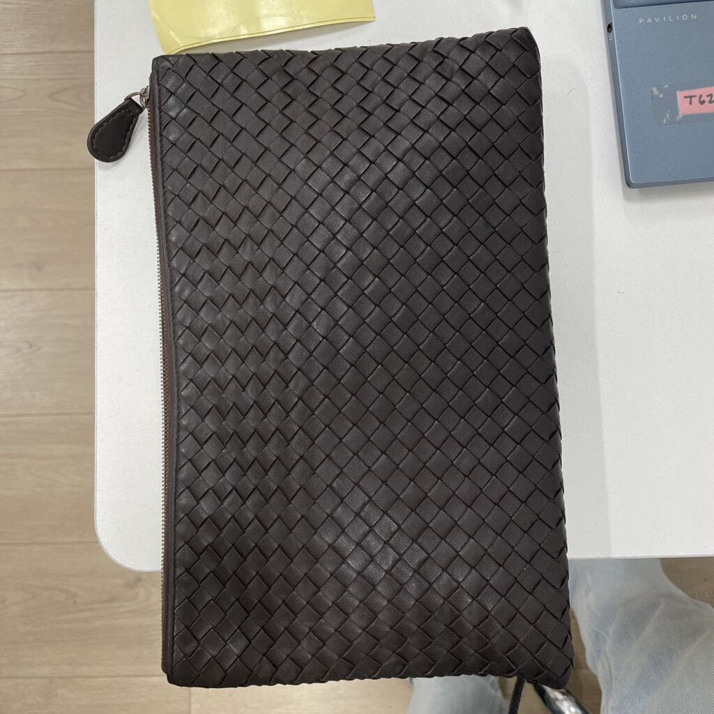 Brown Intrecciato Pouch