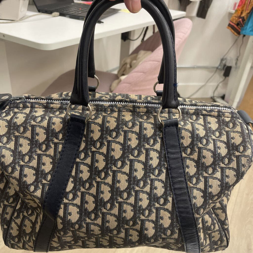 Trotter Boston Bag (as is corners)