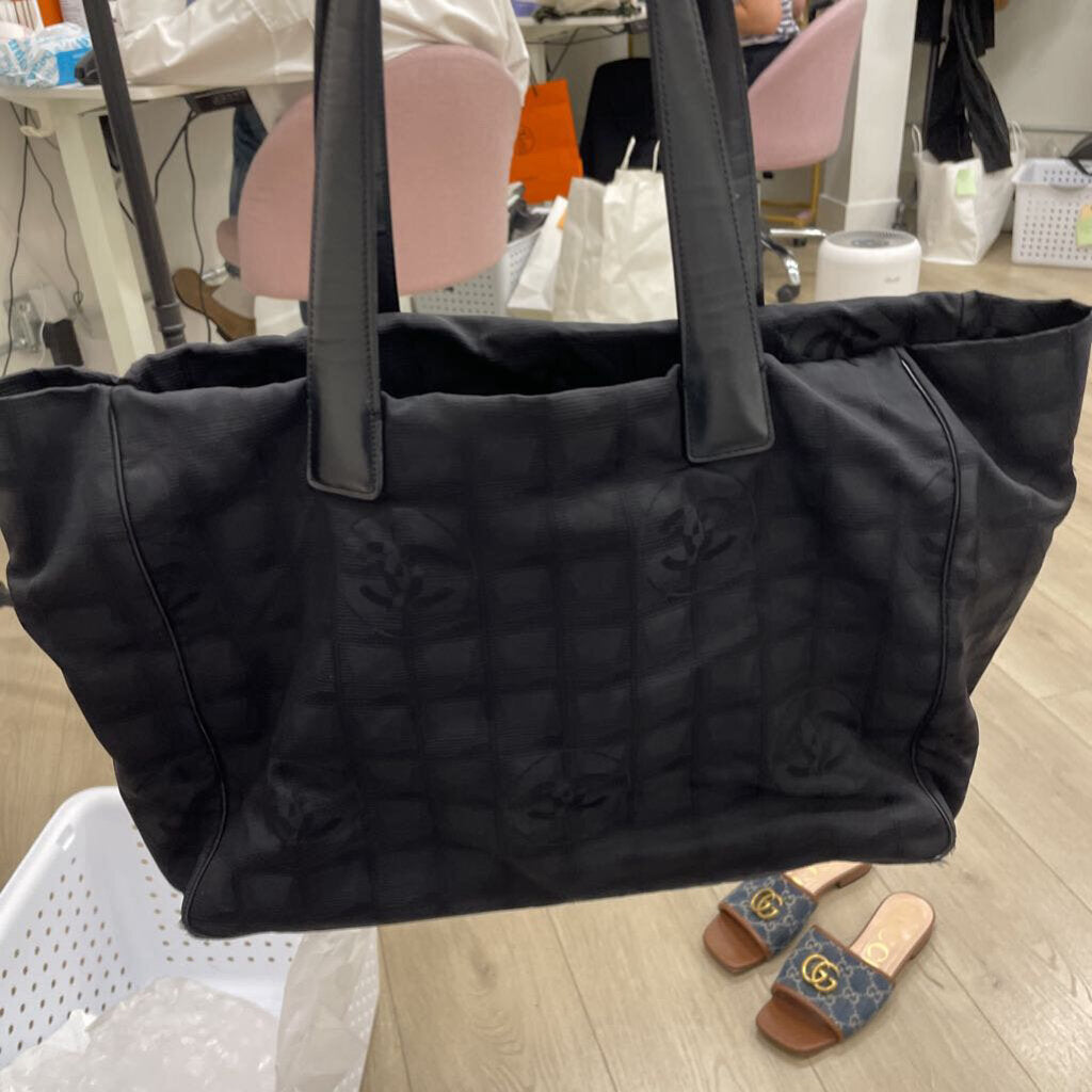 Black Travel Line Tote