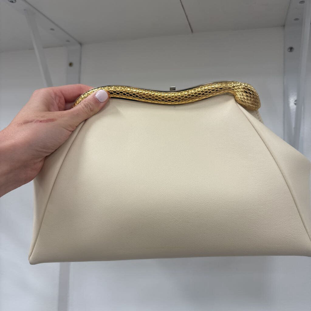 Cream Leather Serpentine Pouch (as is no chain/stain)