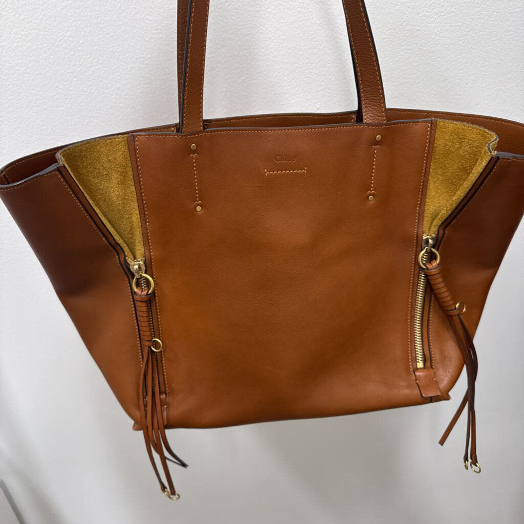 Medium Cognac Milo Tote (est R. 2050)