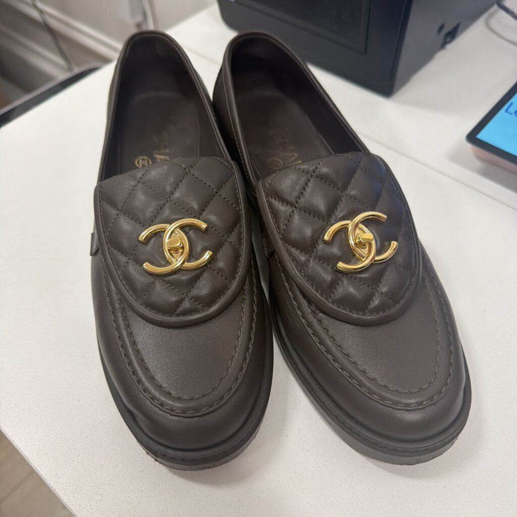 Brown Leather Gold CC Locking Loafers (38.5)