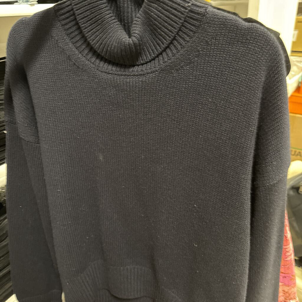 Navy Cashmere Turtleneck Sweater