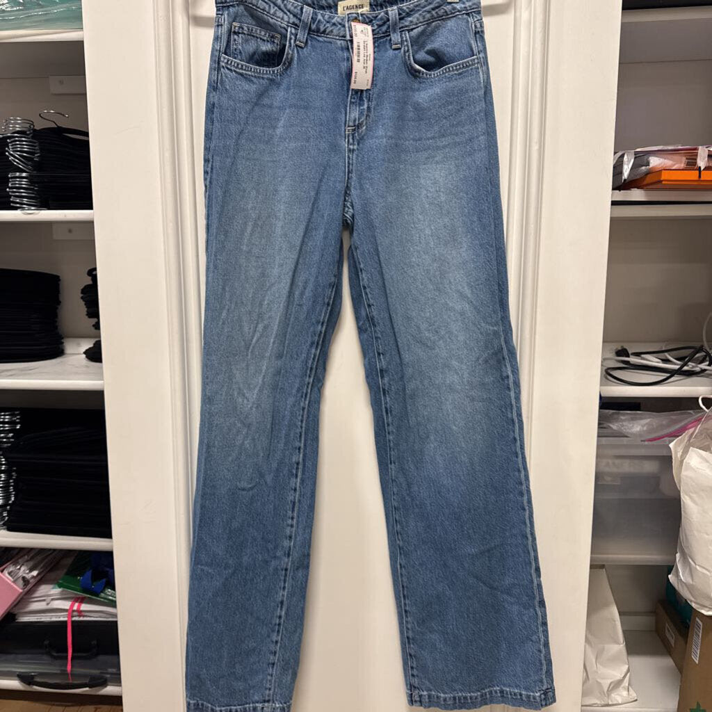 Medium Wash Straight Leg Jean