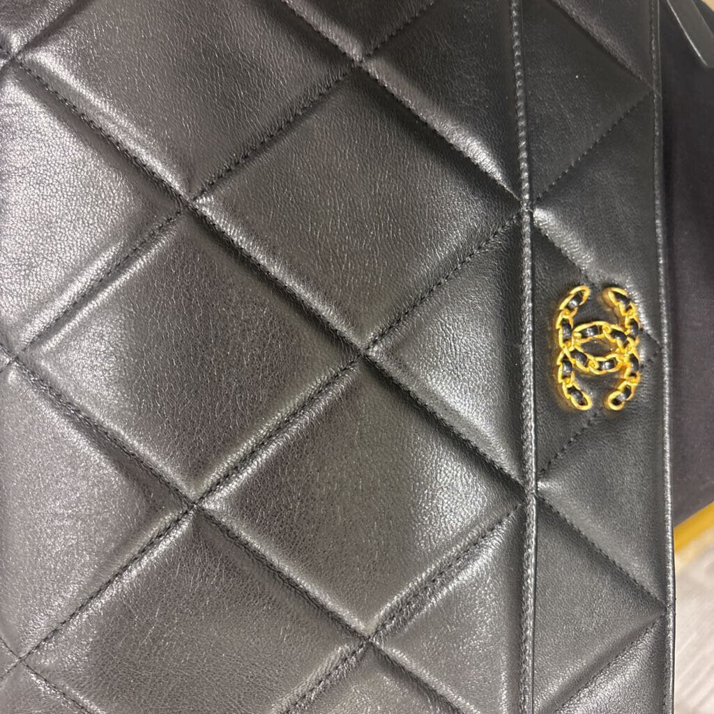 2020 Black Leather 19 Pouch