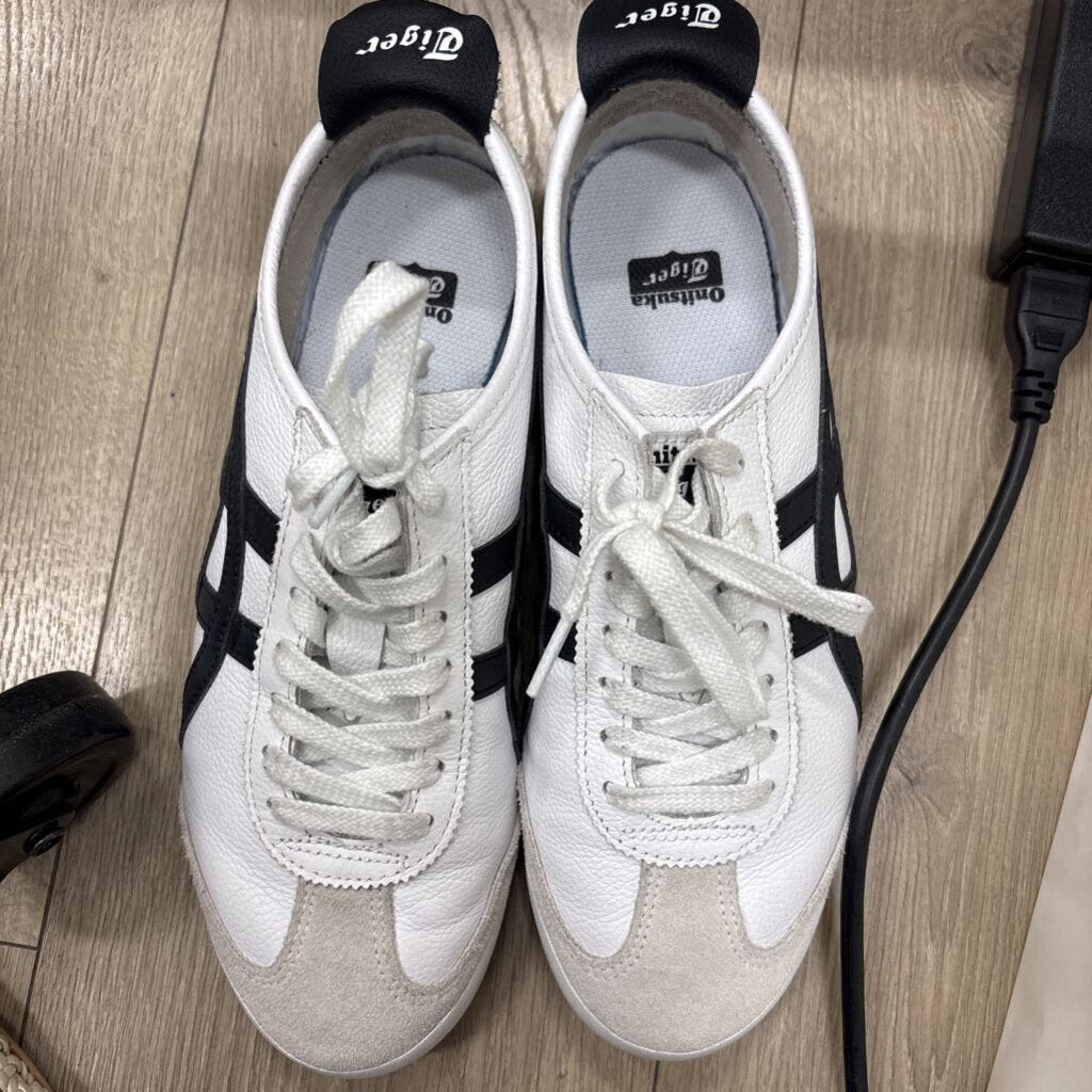 White/Black Leather Sneaker