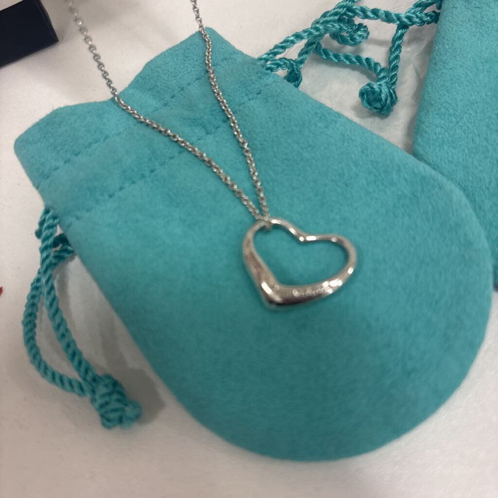 Silver Heart Pendent Necklace