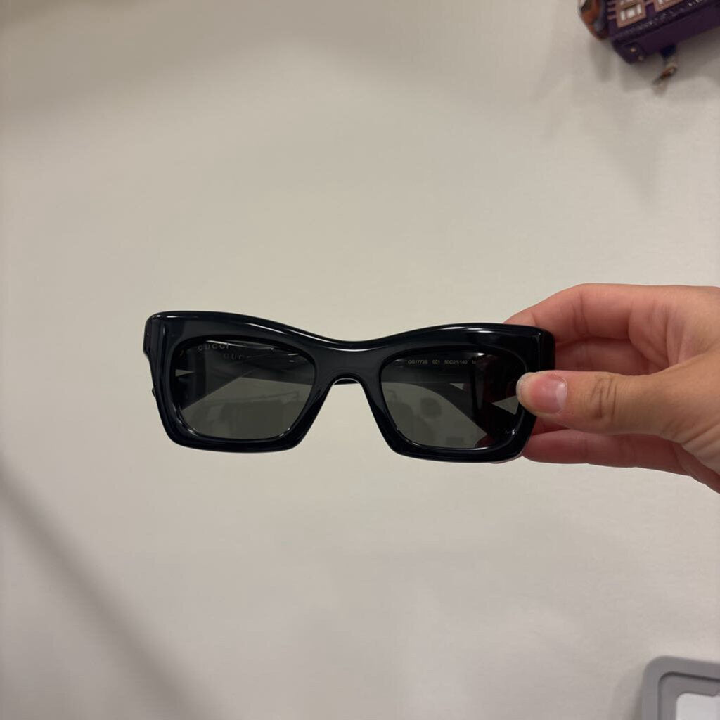 Black Rectangle Sunglasses (case)