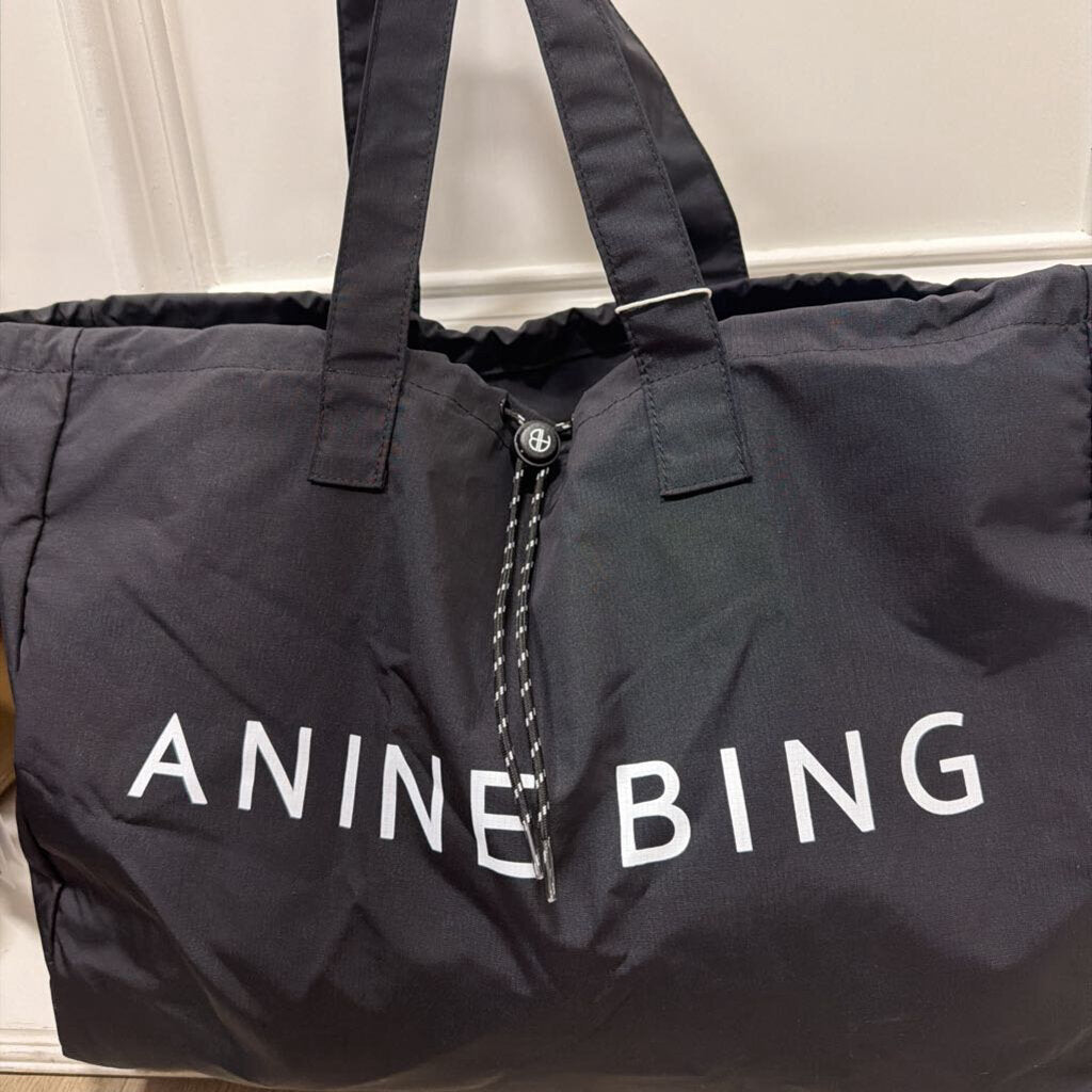 Black Leo Sport Tote (est 125) NWT