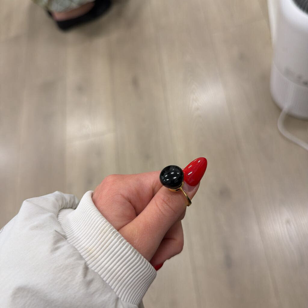 18k Yellow Gold Black Agate Cabochon Ring (3600)