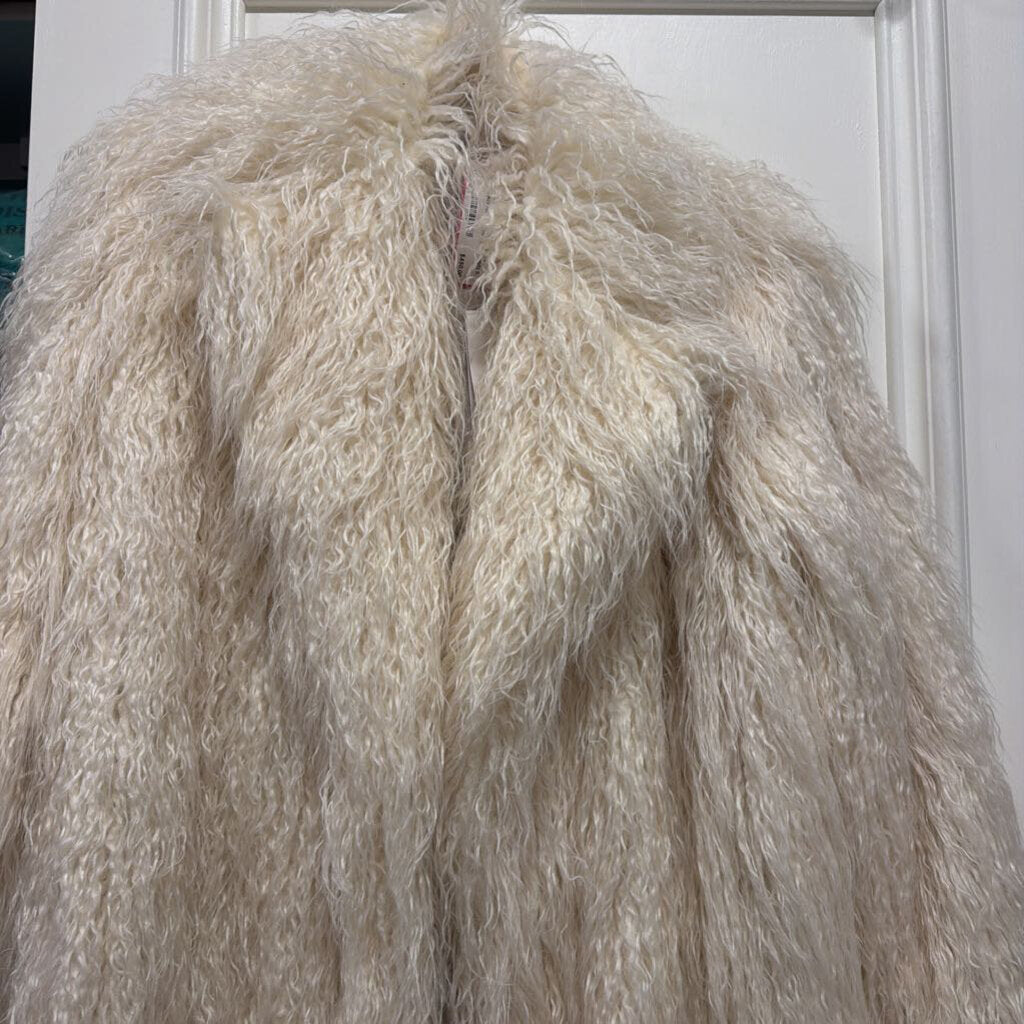 White Acrylic Fur Coat (NWT 995)