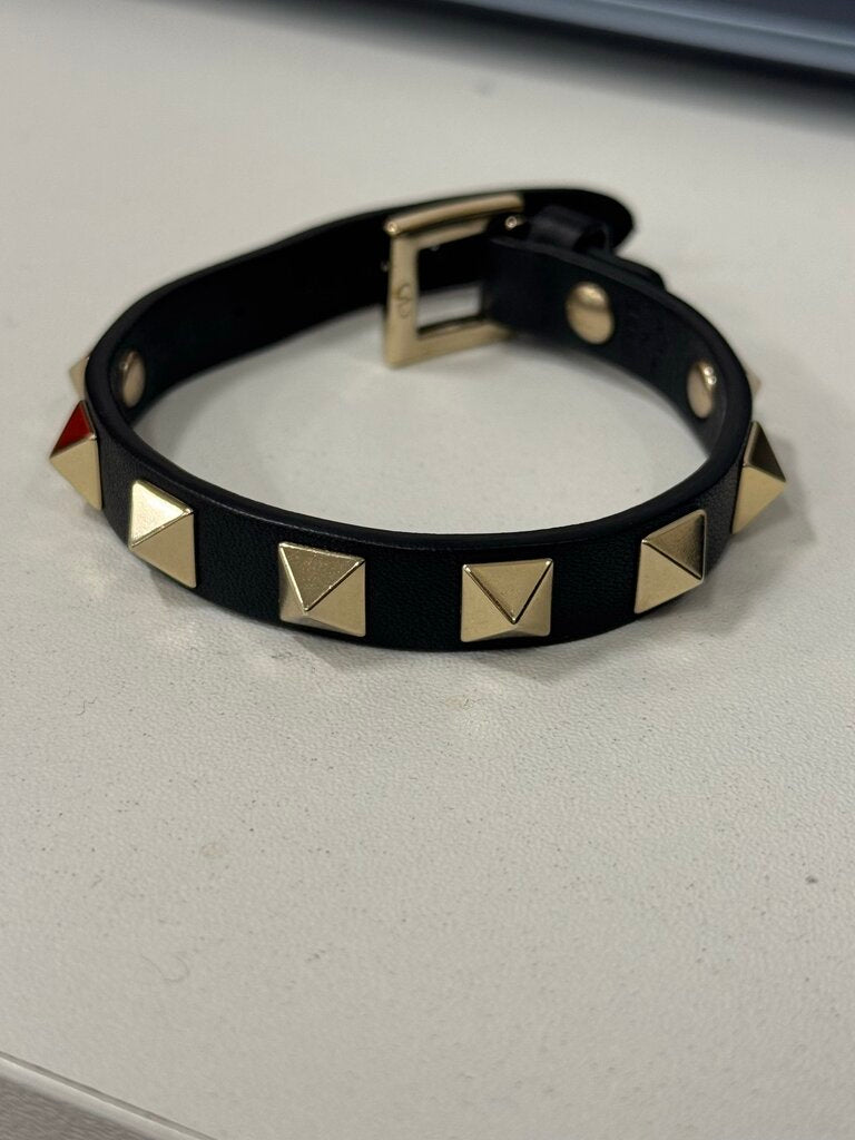 Black Leather Gold Rockstud Bracelet