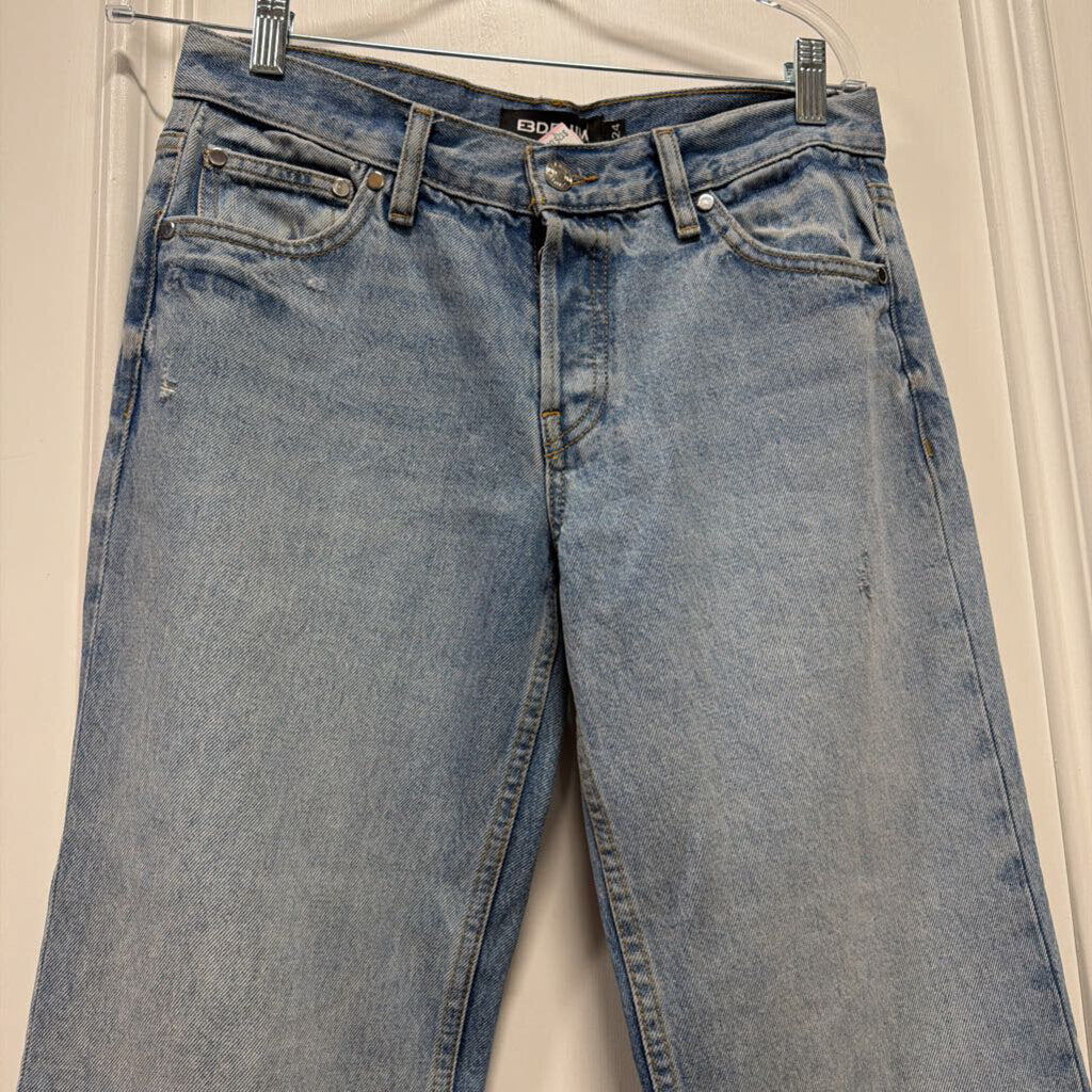Light Washed Wide Leg Jean