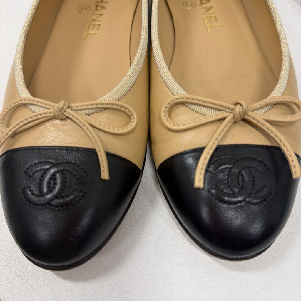 Beige Leather Black Cap Toe Flat, 37