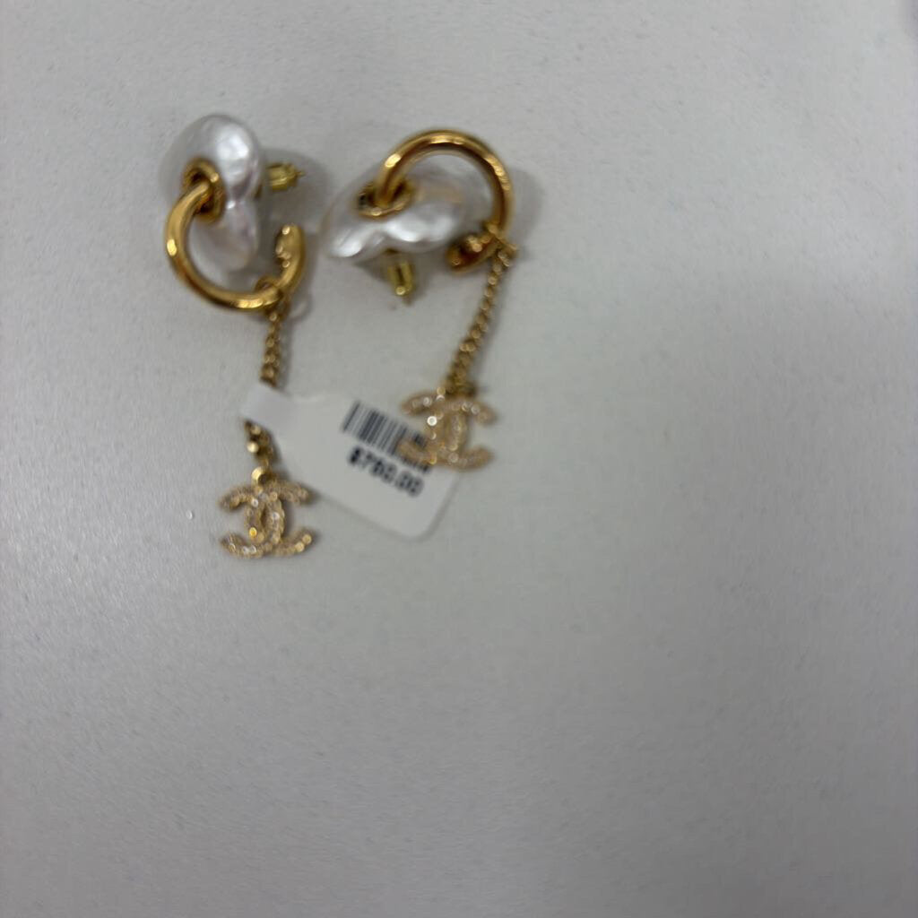 Pearl Heart Dangle CC Earrings