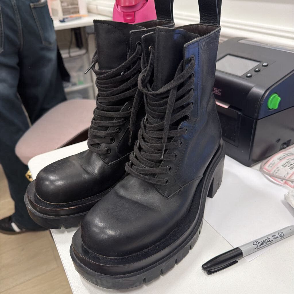 Black Leather Heeled Lace Up Boot (37)