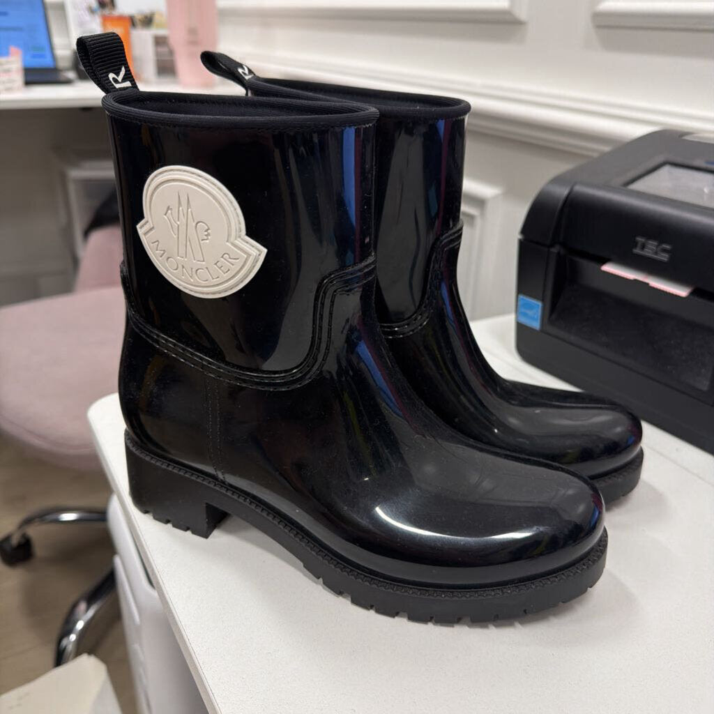 Black Rubber Shiny Mini Rainboots (36)