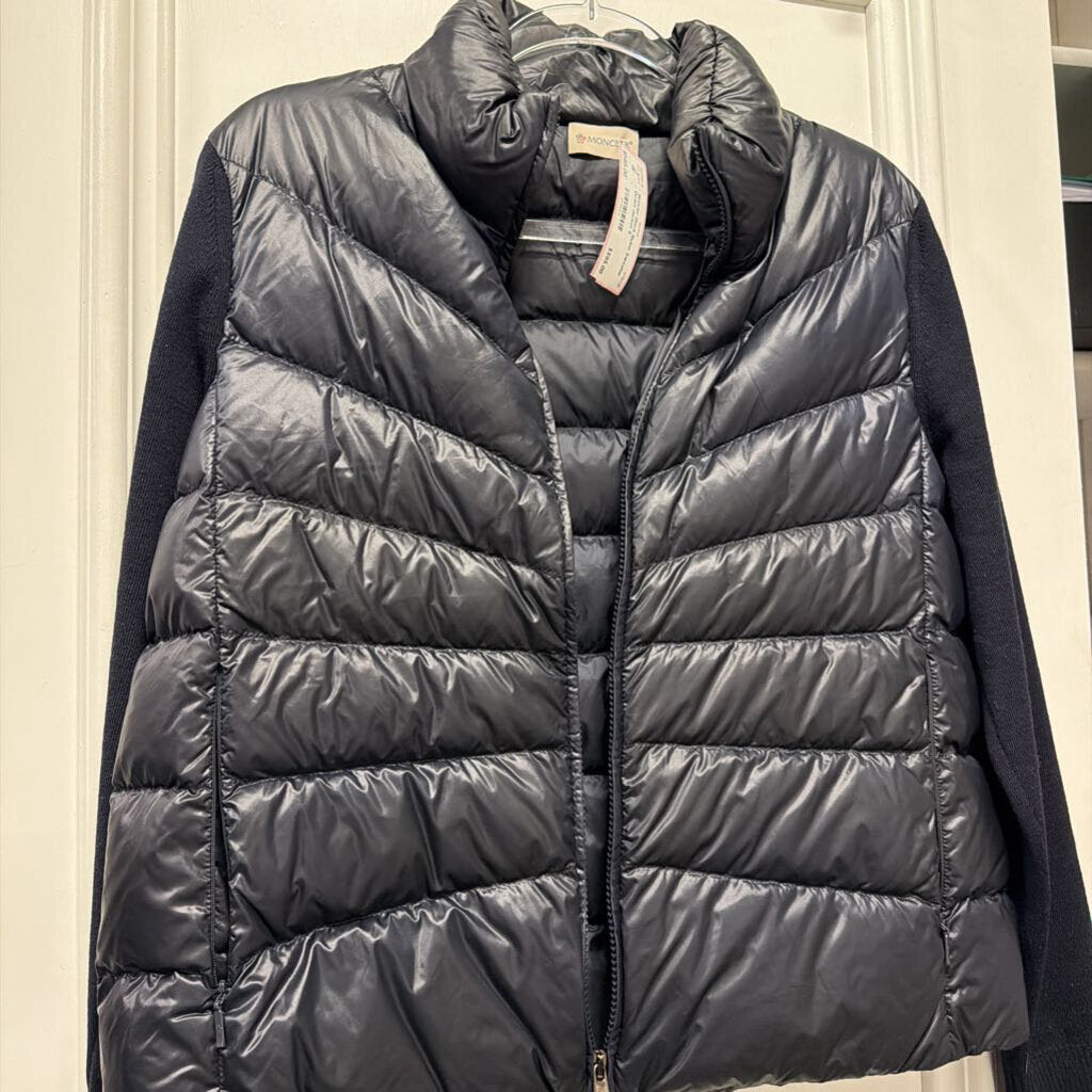 Black Nylon Sweater Down Jacket