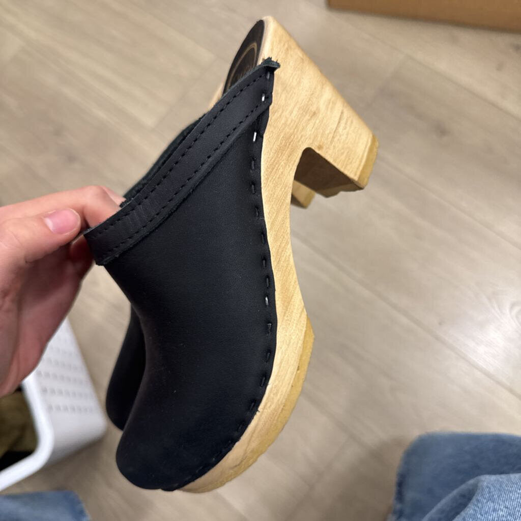 No. 6 Black Leather Clog