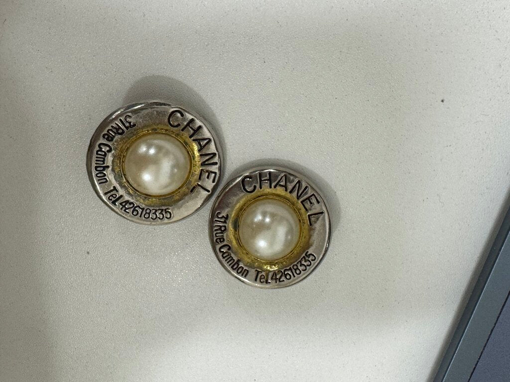 Vintage Faux Pearl Clip-On Earrings (tarnished)