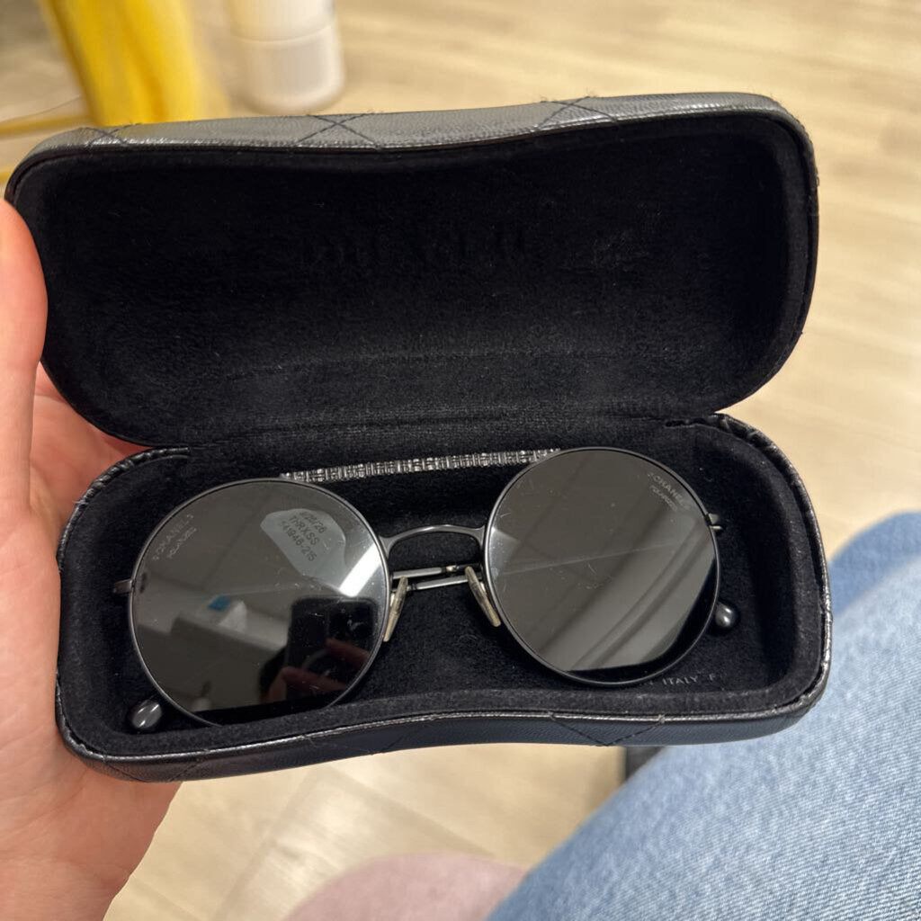 Black Round Sunglasses w/ Case
