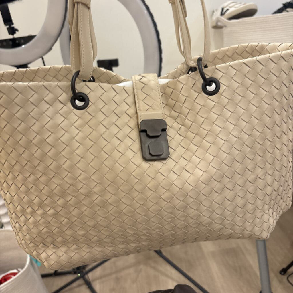 Cream Intrecciato Leather Large Roma Bag
