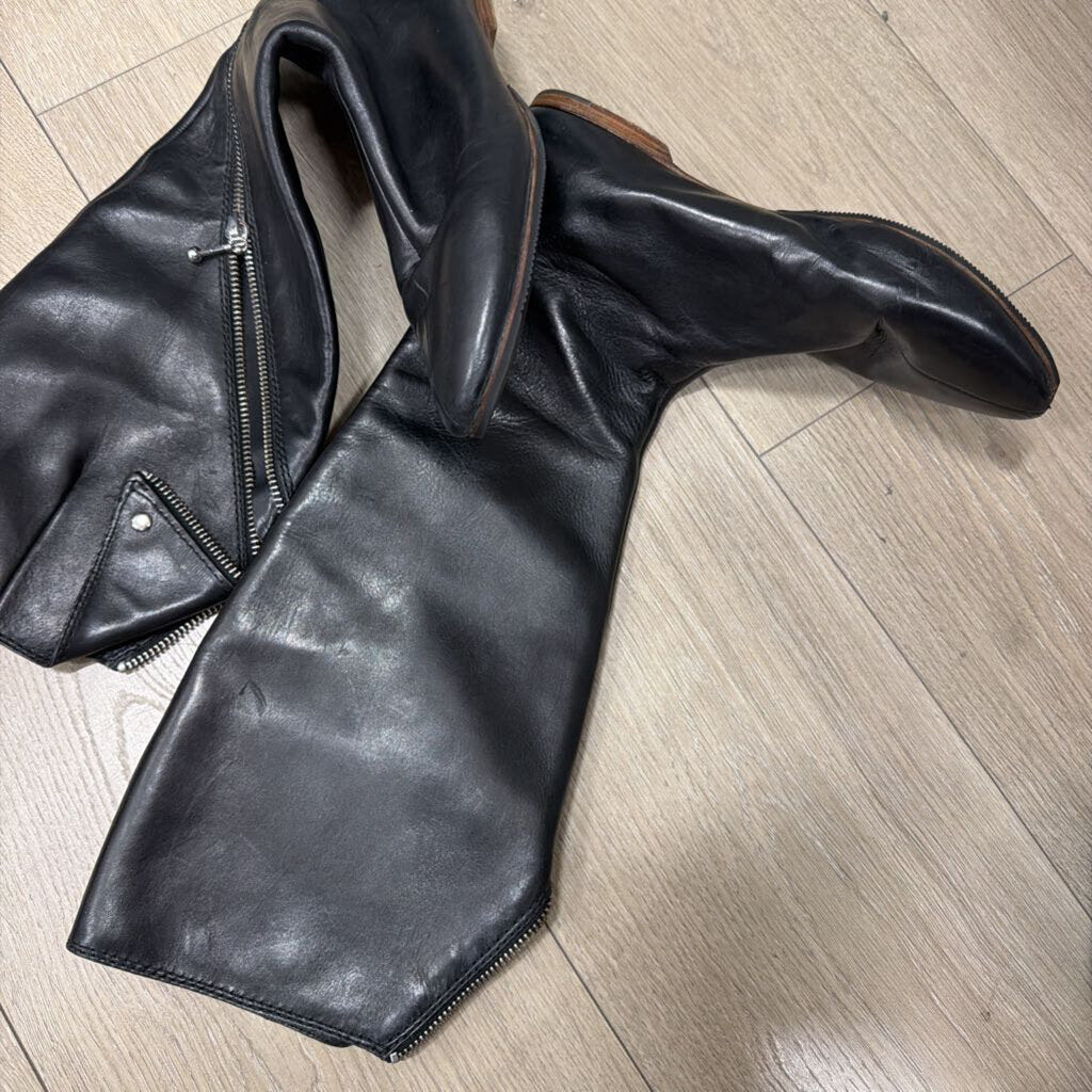 Black Leather lFlat Boots