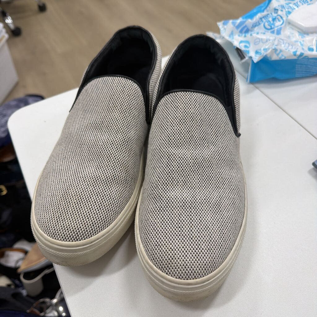 Black/White Skate Slip-On Sneakers (8)