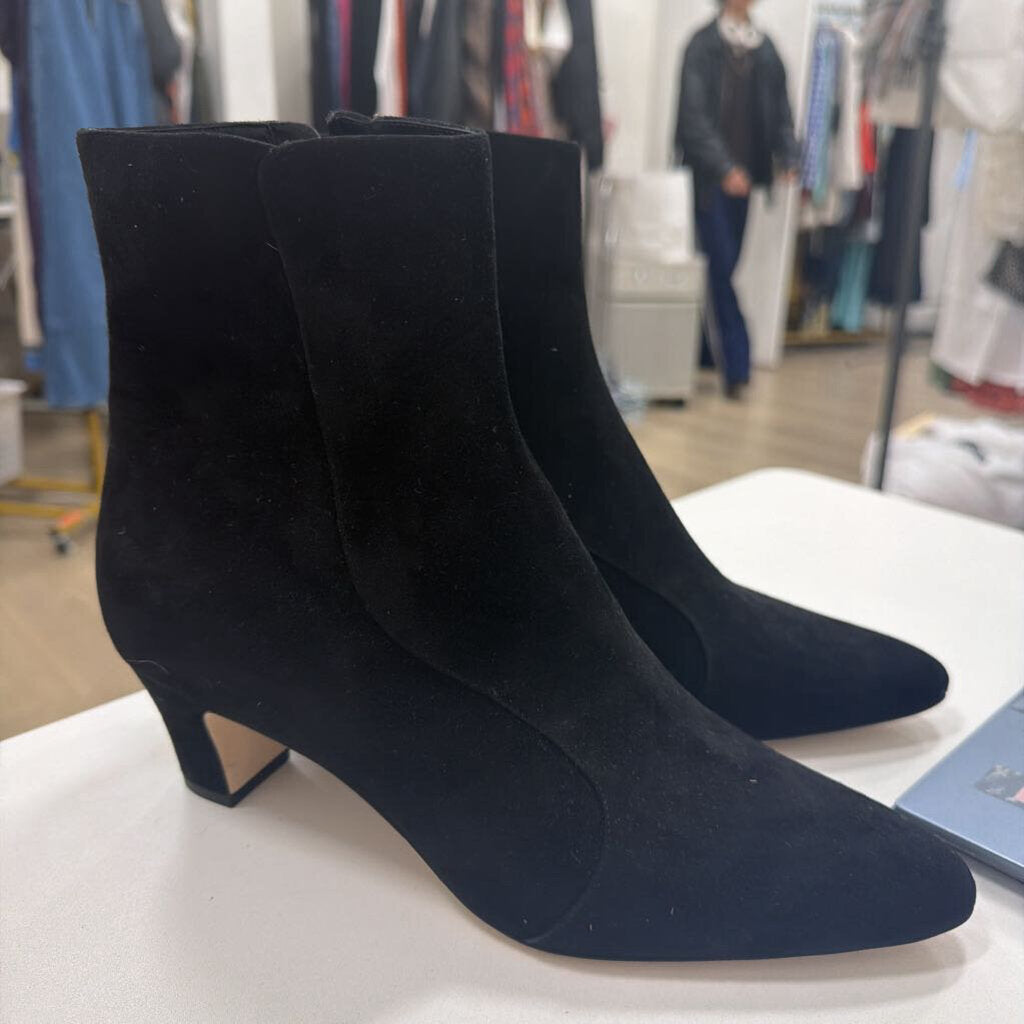 Black Suede Point Toe Booties (41)