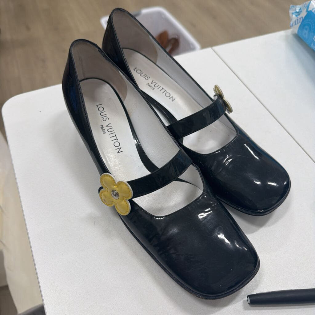 Black Patent Leather Yellow Flower Mary Janes (38.5)