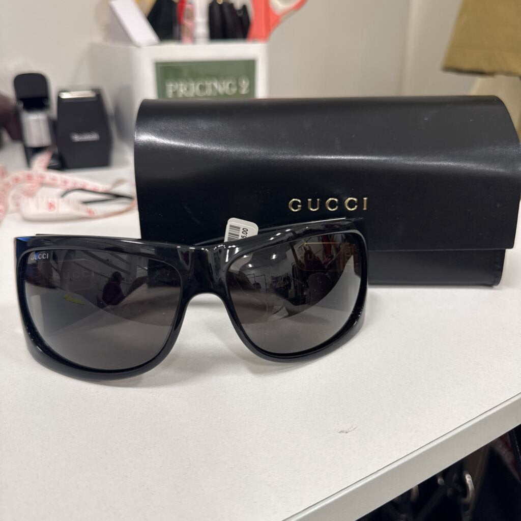 Black Oversized D Frame Sunglasses w/ Case