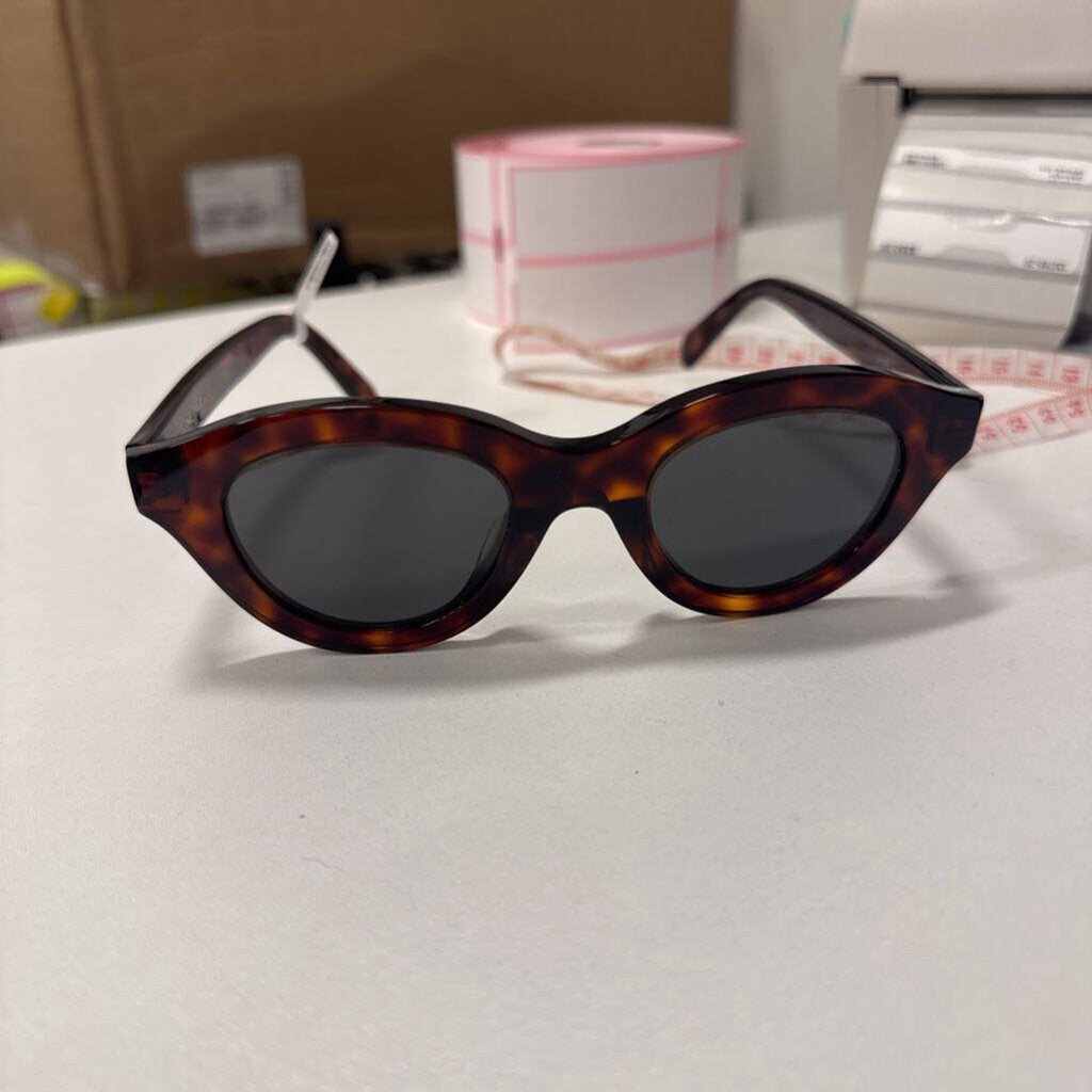 Brown Tortoise Sunglasses w/ Case