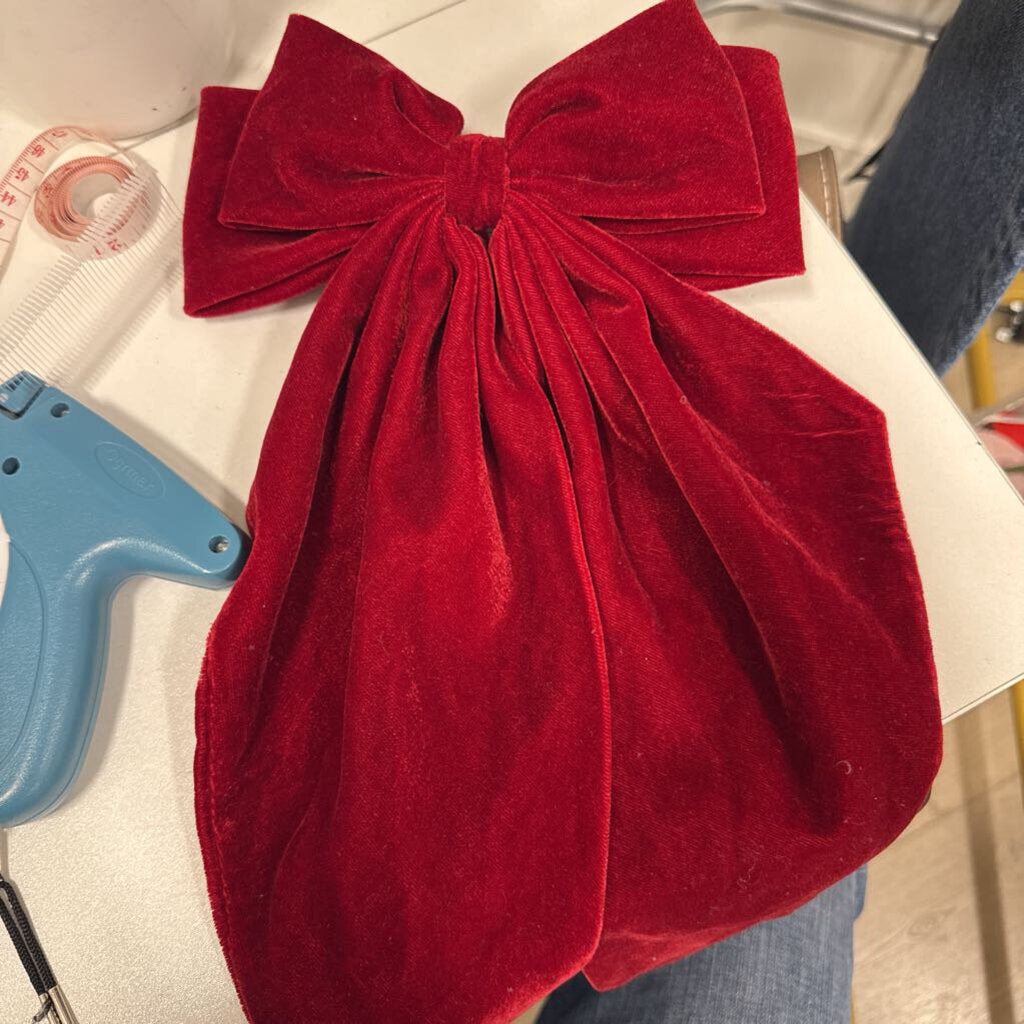 Annie's Ibiza Red Velvet Bow Clip (95)