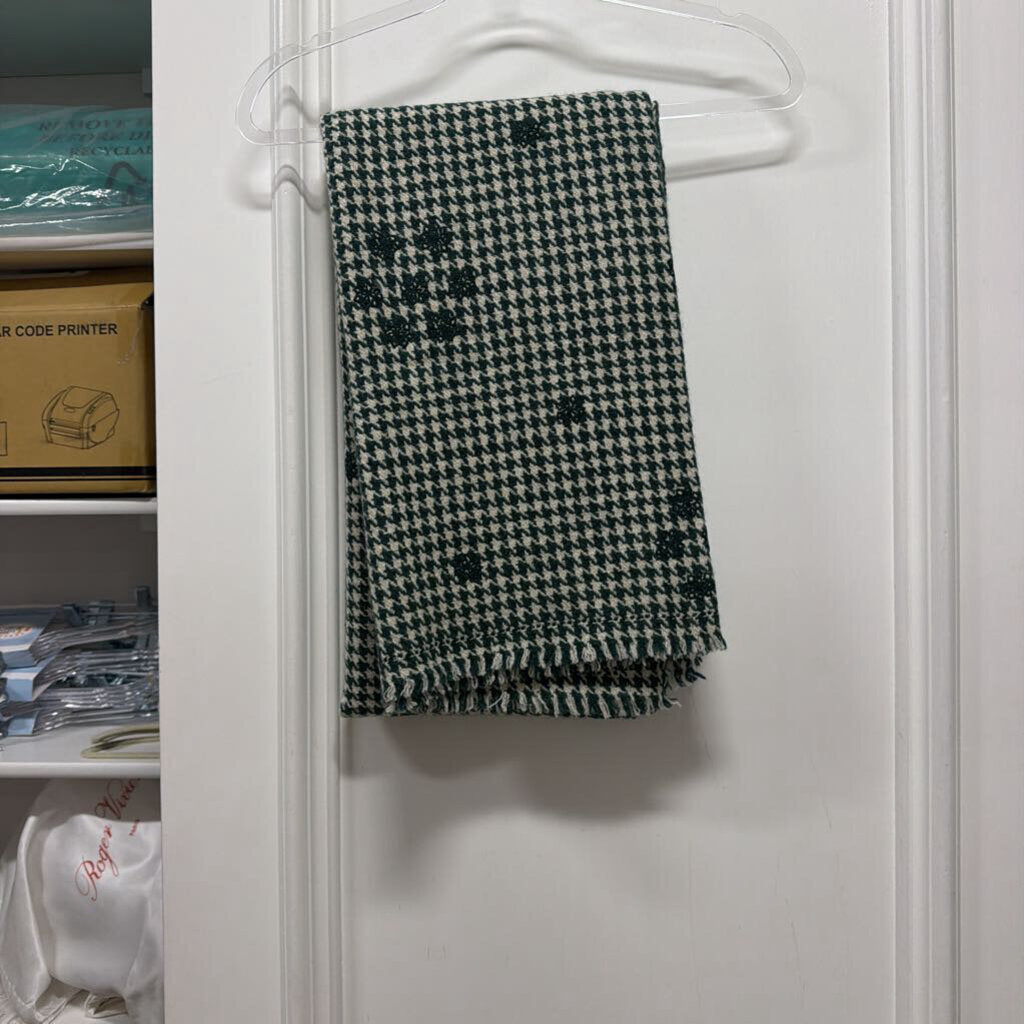 Cream/Green Houndstooth Scarf