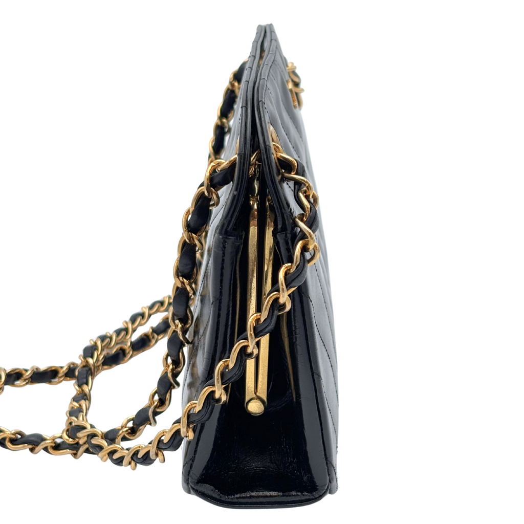 Chanel Black Chevron Kisslock Middle Bag (1989-1991)
