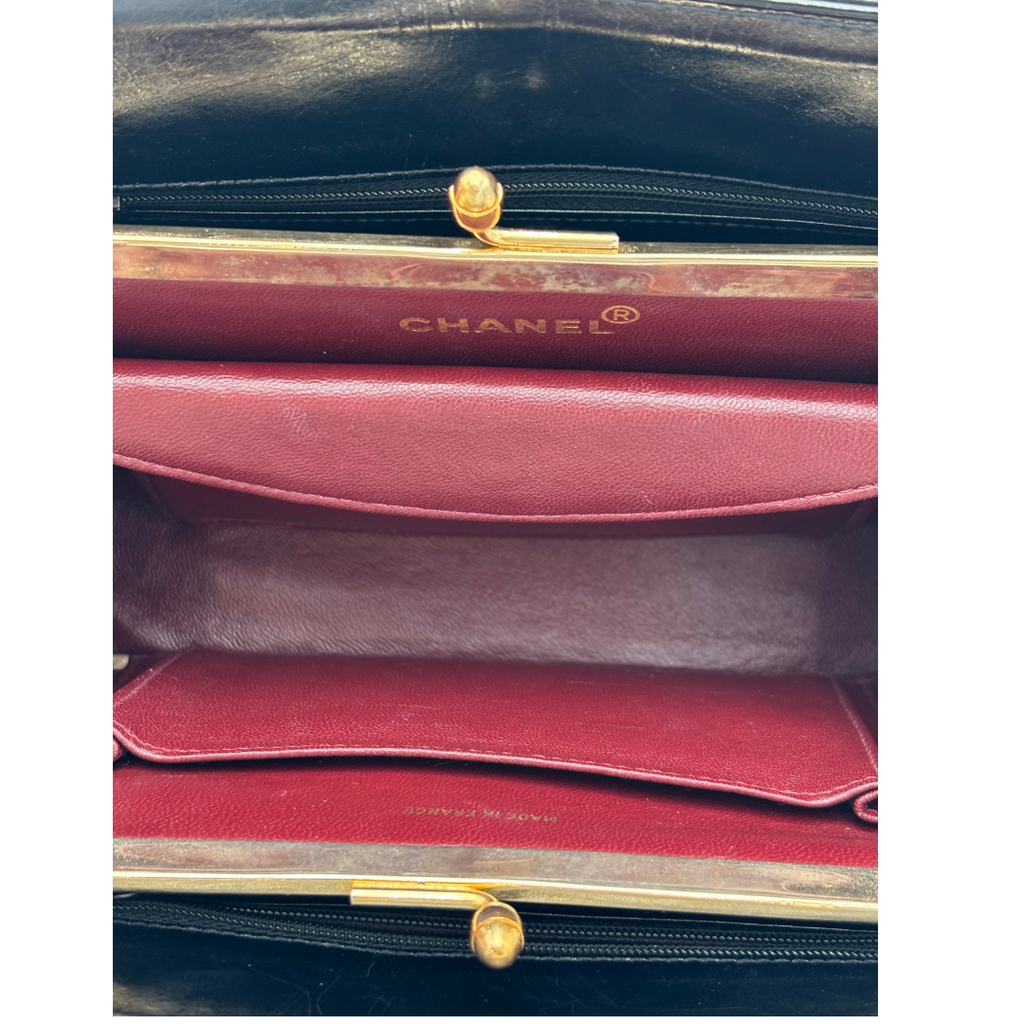 Chanel Black Chevron Kisslock Middle Bag (1989-1991)