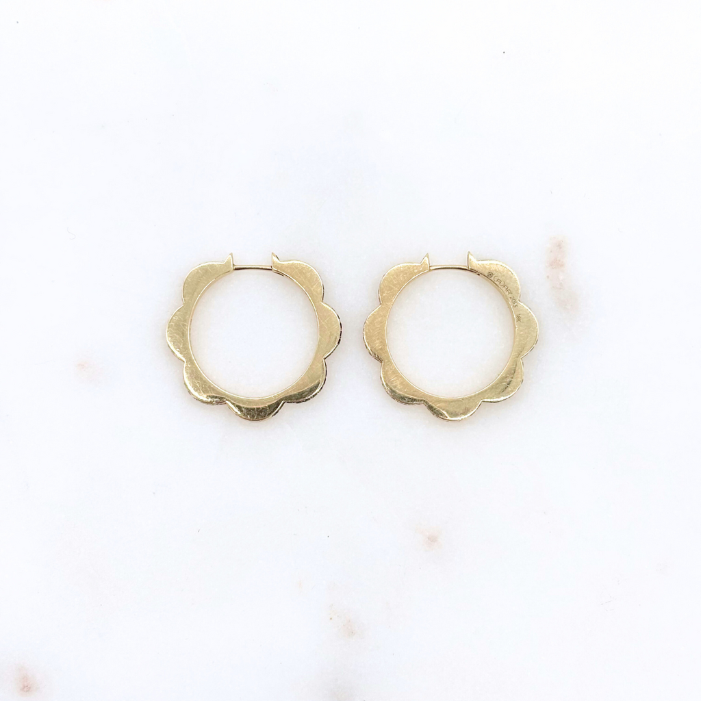 Cadar 18k Yellow Gold White & Black Diamond Scalloped Hoops Earrings